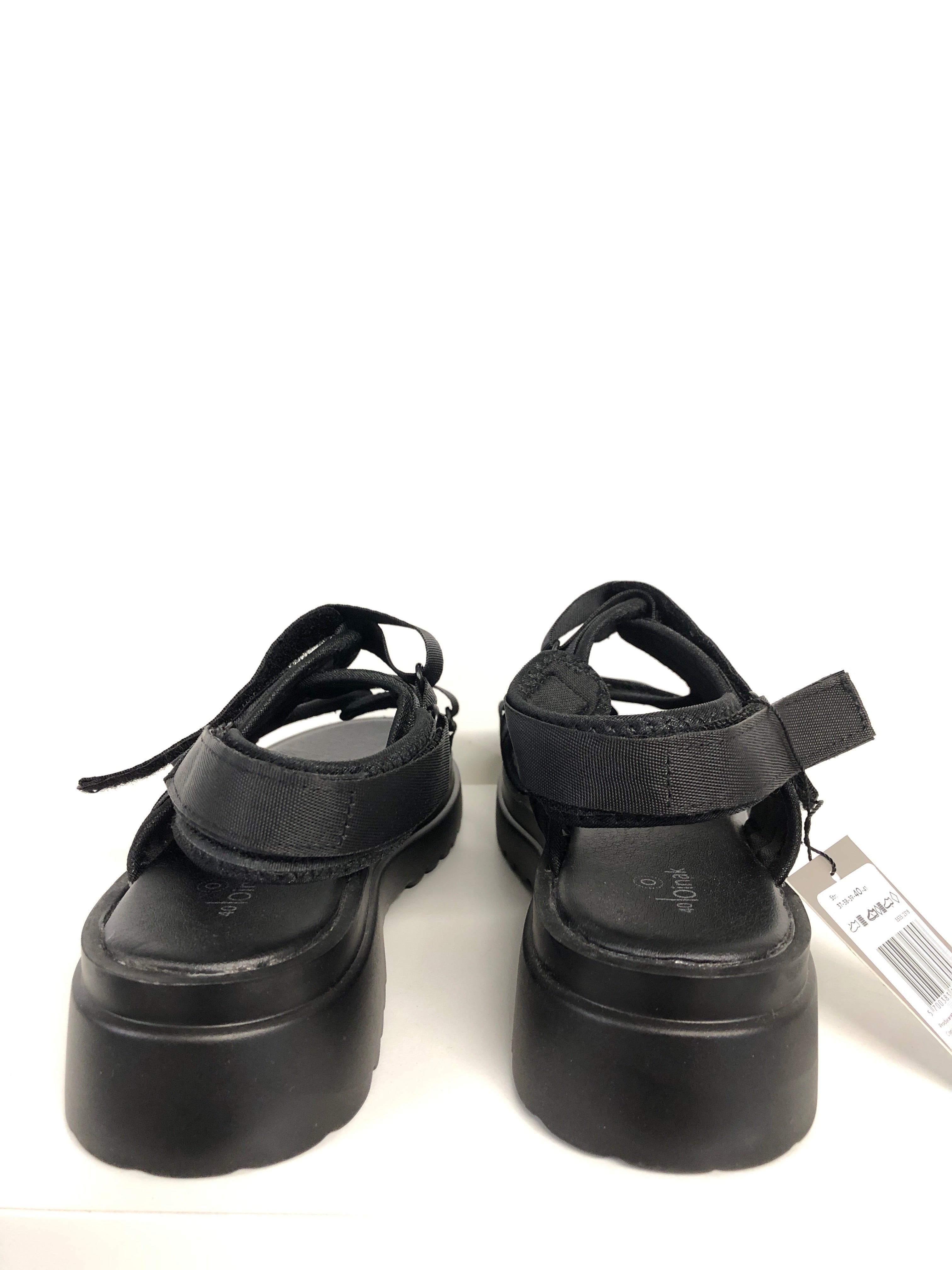 Oinak Sandaler